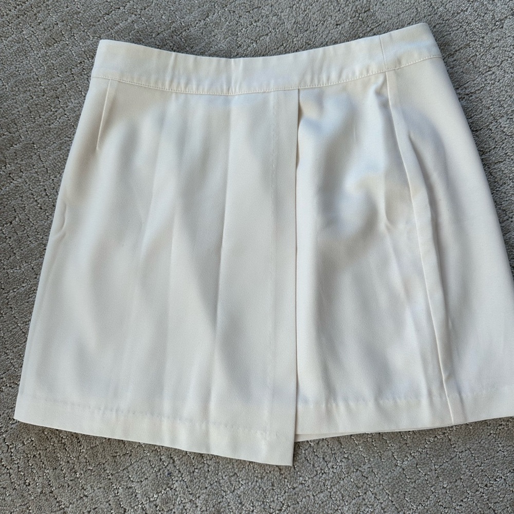 Forever 21 Cream Mini Skirt